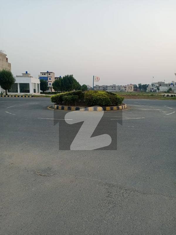 گرینڈ ایوینیوز ہاؤسنگ سکیم لاہور میں 5 مرلہ رہائشی پلاٹ 38.5 لاکھ میں برائے فروخت۔