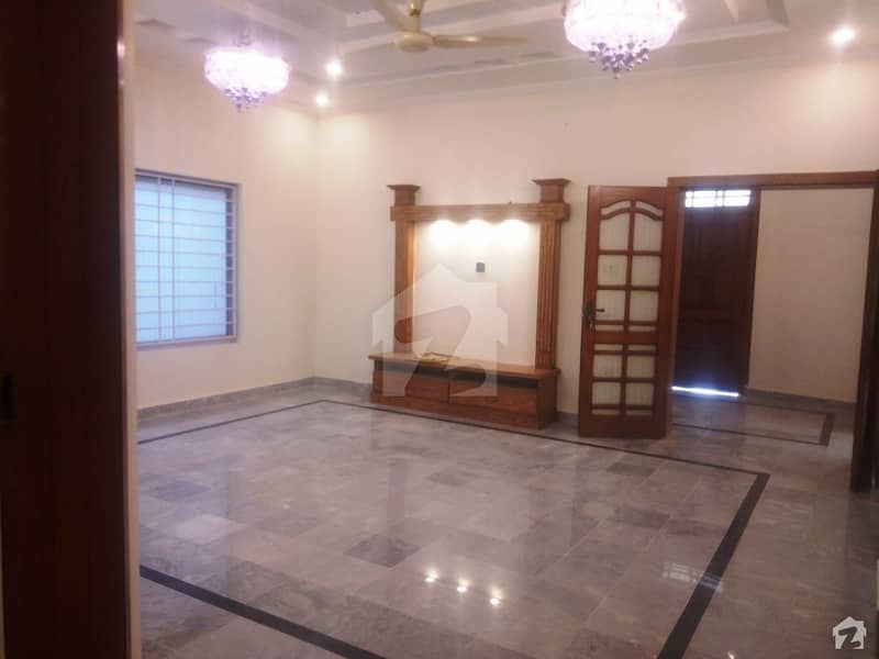 To Sale You Can Find Spacious House In Aslam Shaheed Road