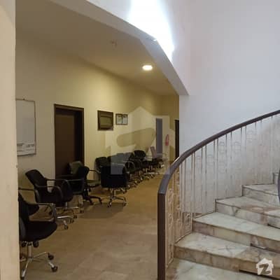 600 Yards Bungalow Rent For Office Use At P-e-c-h-s Block 6