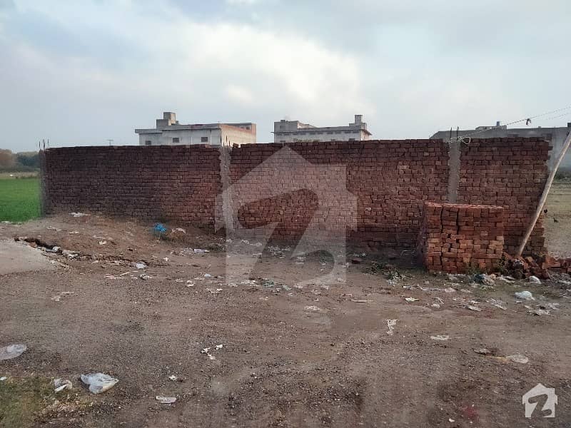 14 Marla Industrial Land For Sale In Opposite Of Parchi Stop.