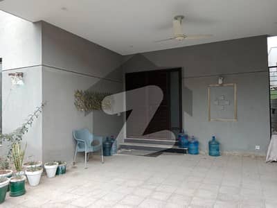 ڈیوائن گارڈنز ۔ بلاک ڈی ڈیوائن گارڈنز لاہور میں 4 کمروں کا 10 مرلہ مکان 2.8 کروڑ میں برائے فروخت۔
