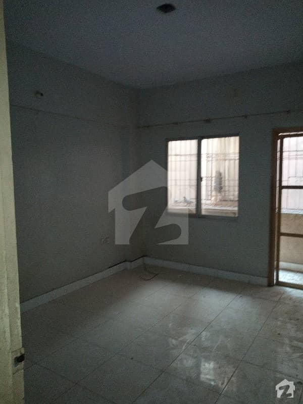 3 Bed Drawing Flat 3rd Floor Near Bank Al Habib Wali Gali Jamshed Road No 1