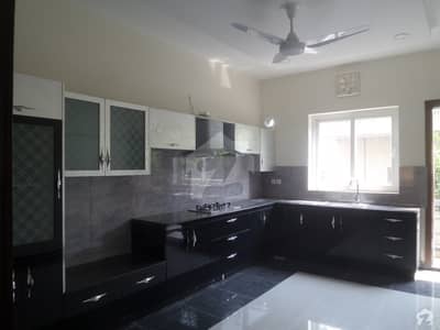 2800 Square Feet House Is Available For Rent