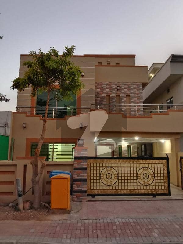بحریہ ٹاؤن فیز 5 بحریہ ٹاؤن راولپنڈی راولپنڈی میں 5 کمروں کا 10 مرلہ مکان 1.25 لاکھ میں کرایہ پر دستیاب ہے۔