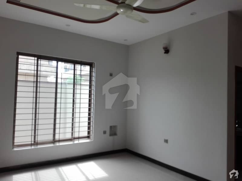 Flat For Sale In F-11 Islamabad