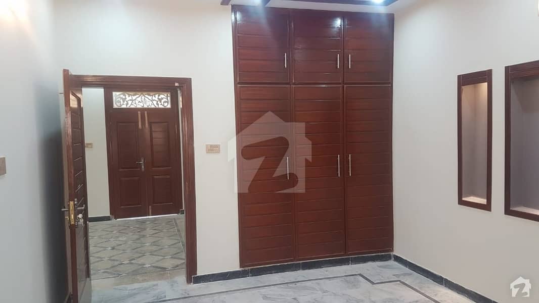 Hayatabad Upper Portion Sized 5 Marla Is Available