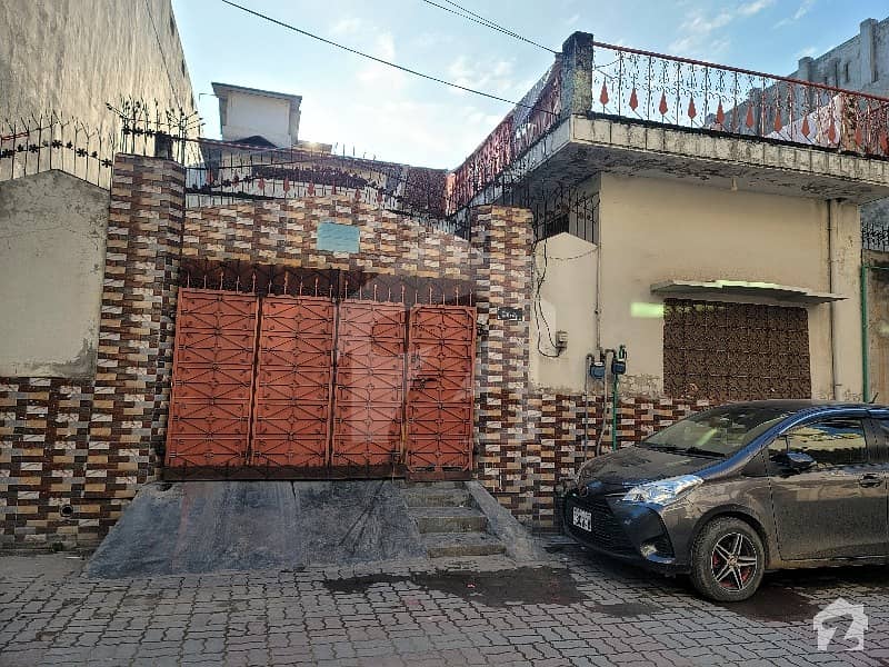 حاجی پورہ روڈ سیالکوٹ میں 4 کمروں کا 8 مرلہ مکان 2.2 کروڑ میں برائے فروخت۔