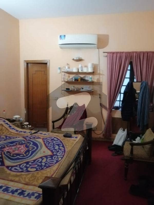 علامہ اقبال ٹاؤن ۔ راوی بلاک علامہ اقبال ٹاؤن لاہور میں 4 کمروں کا 5 مرلہ مکان 1.6 کروڑ میں برائے فروخت۔