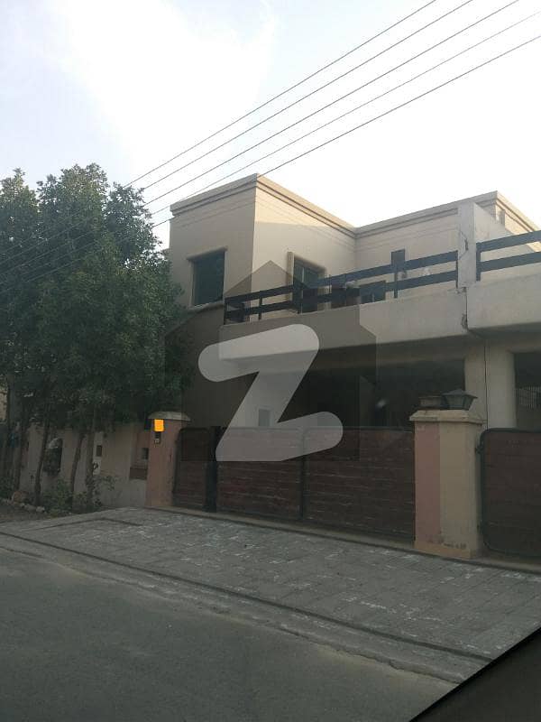عسکری 11 ۔ سیکٹر اے عسکری 11 عسکری لاہور میں 5 کمروں کا 11 مرلہ مکان 4 کروڑ میں برائے فروخت۔