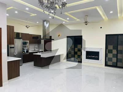 10 Marla Awesomely Architected House For Sale In Bahria Town Lahore