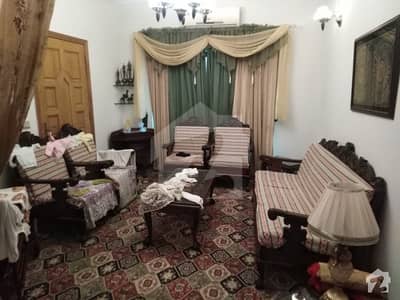 پی سی ایس آئی آر ہاؤسنگ سکیم فیز 2 پی سی ایس آئی آر ہاؤسنگ سکیم لاہور میں 4 کمروں کا 10 مرلہ مکان 2.85 کروڑ میں برائے فروخت۔