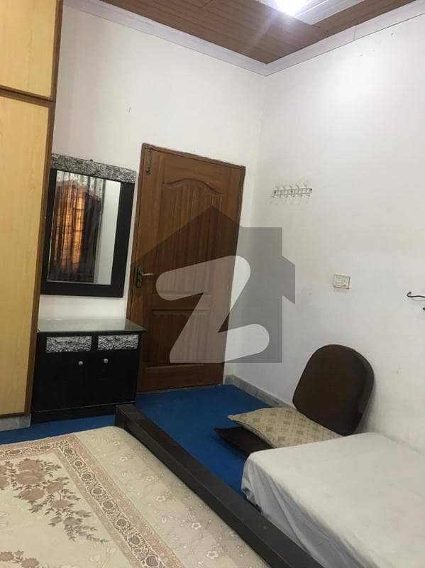 1 Bad Flat Full Furnished Available For Rent
