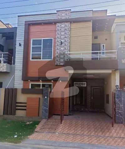 5 Marla Ideal Location House For Sale in A Block Central Park Society Lahore