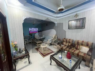 ڈیفینس ویو سوسائٹی کراچی میں 6 کمروں کا 5 مرلہ مکان 2.85 کروڑ میں برائے فروخت۔