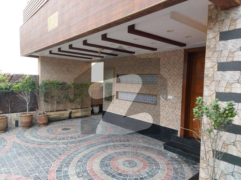گارڈن ٹاؤن - شیر شاہ بلاک گارڈن ٹاؤن لاہور میں 3 کمروں کا 5 مرلہ مکان 1.65 کروڑ میں برائے فروخت۔