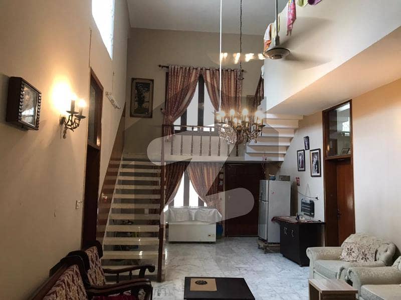 ماڈل ٹاؤن ۔ بلاک ایم ماڈل ٹاؤن لاہور میں 5 کمروں کا 1 کنال مکان 5 کروڑ میں برائے فروخت۔