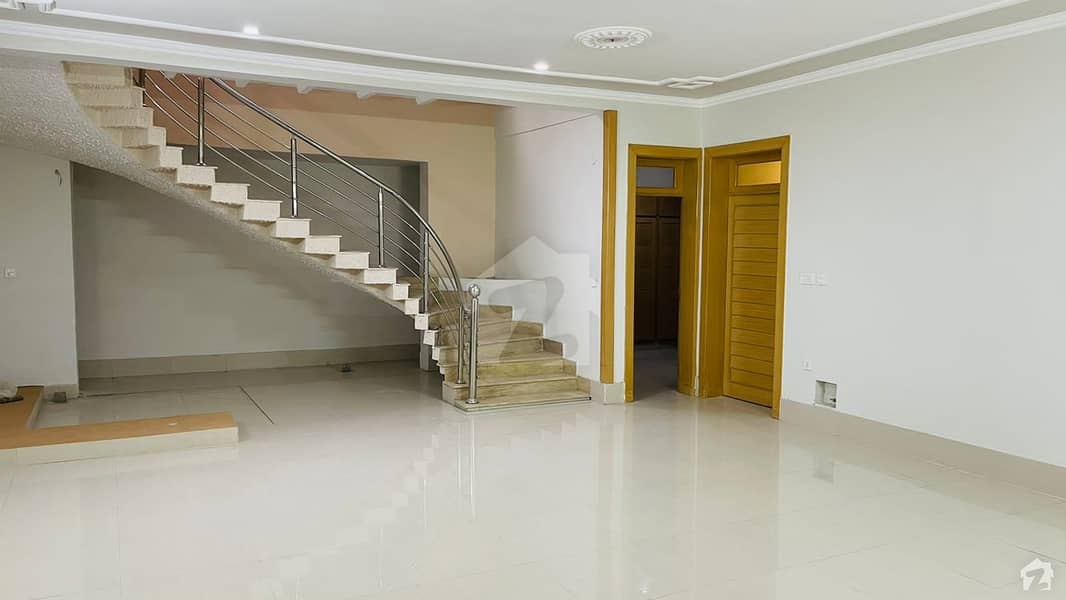 1 Kanal House In Hayatabad For Sale At Good Location