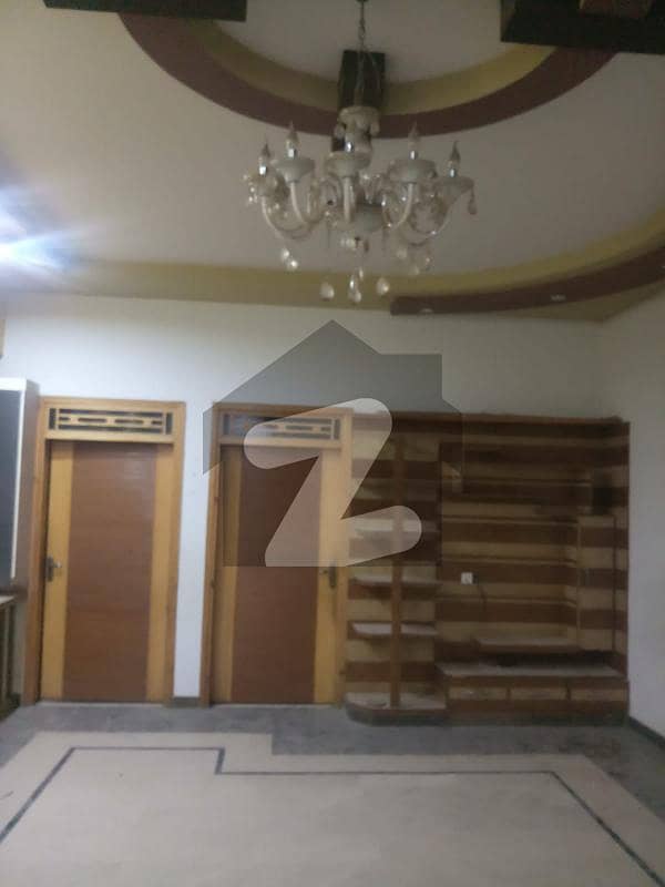 پی سی ایس آئی آر ہاؤسنگ سوسائٹی سکیم 33 - سیکٹر 24-اے سکیم 33 کراچی میں 3 کمروں کا 10 مرلہ زیریں پورشن 53 ہزار میں کرایہ پر دستیاب ہے۔