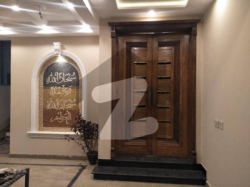 پیراگون سٹی لاہور میں 5 کمروں کا 10 مرلہ مکان 3.5 کروڑ میں برائے فروخت۔