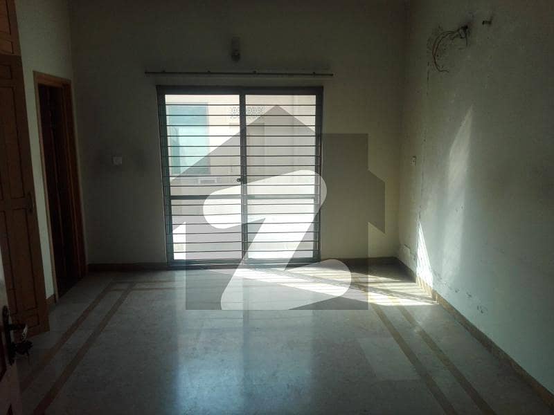 I-8 Markaz Front Side 1100 Sq Ft Office Available For Sale