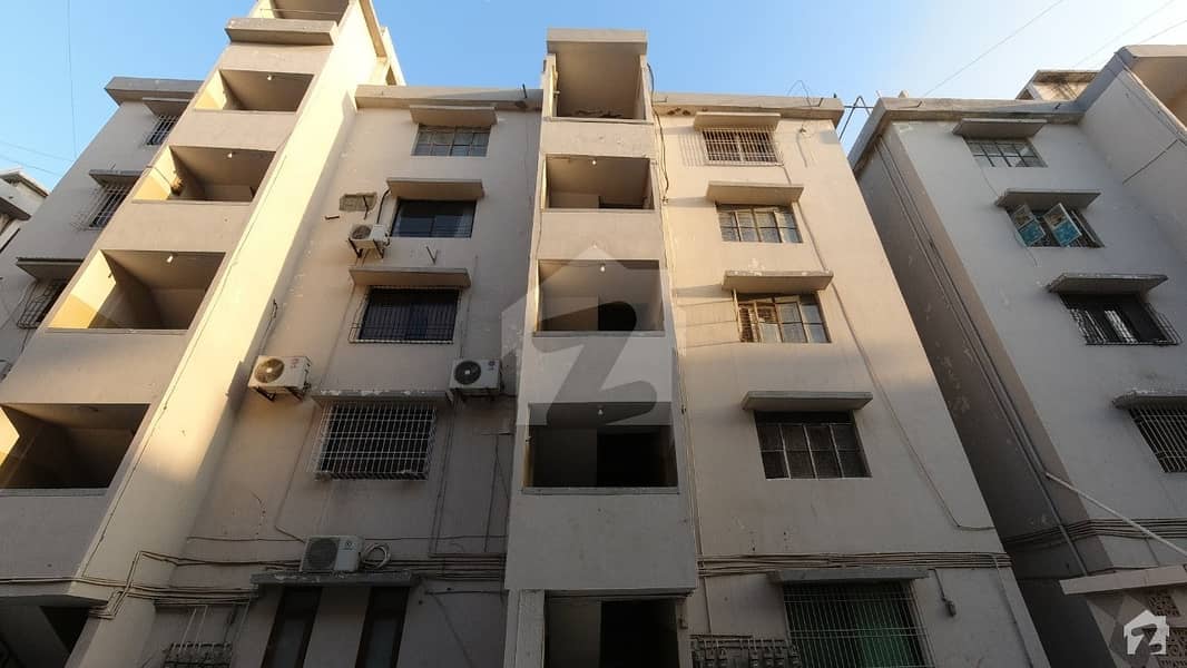 2nd Floor Flat Block 7 Gulshan-e-Iqbal Town