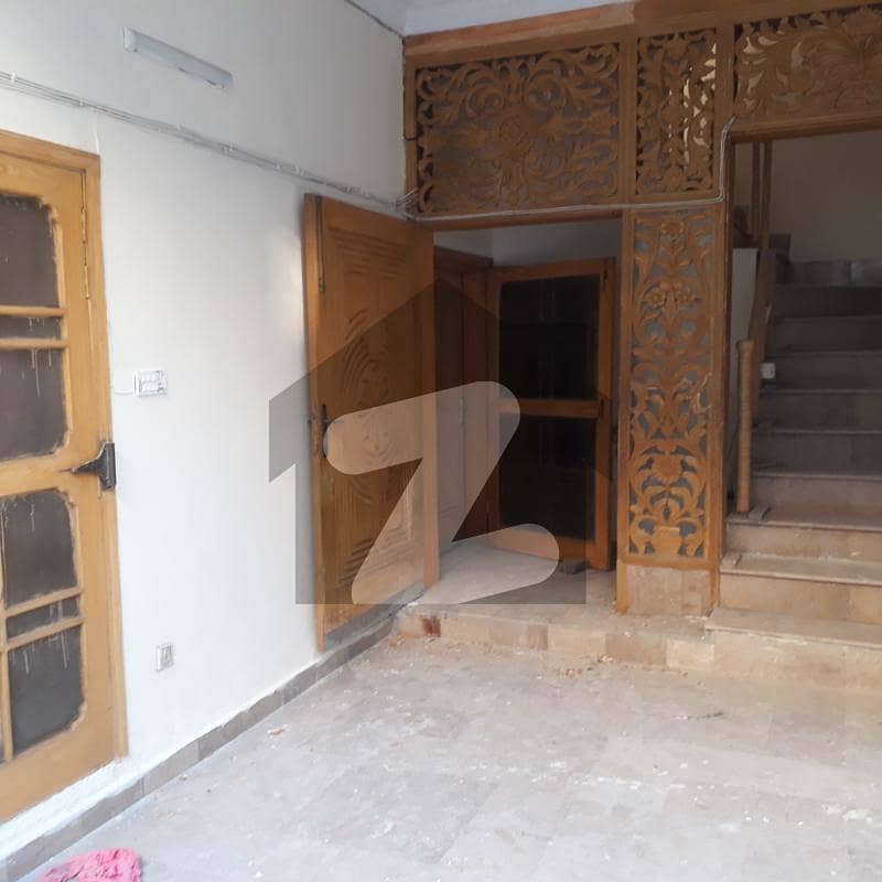 پشاور روڈ راولپنڈی میں 2 کمروں کا 6 مرلہ زیریں پورشن 36 ہزار میں کرایہ پر دستیاب ہے۔