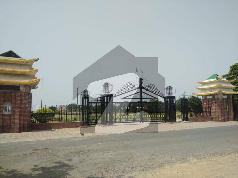 2 Kanal Plot For Sale In D2 Block Facing Family Park And Corner Plot