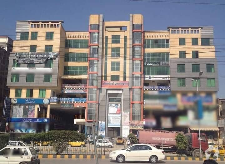 یونیورسٹی روڈ پشاور میں 3 مرلہ فلیٹ 62 لاکھ میں برائے فروخت۔