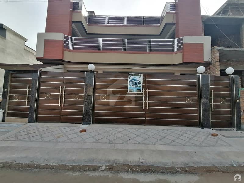 حیات آباد فیز 7 - ای5 حیات آباد فیز 7 حیات آباد پشاور میں 7 کمروں کا 10 مرلہ مکان 5.5 کروڑ میں برائے فروخت۔