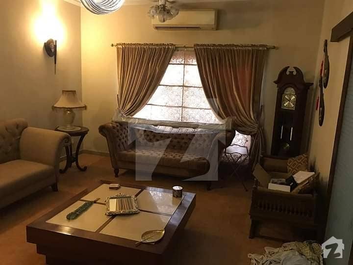 پی ای سی ایچ ایس بلاک 6 پی ای سی ایچ ایس جمشید ٹاؤن کراچی میں 6 کمروں کا 12 مرلہ مکان 6 کروڑ میں برائے فروخت۔