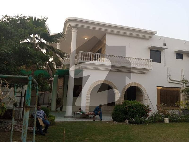 ڈی ایچ اے فیز 6 ڈی ایچ اے کراچی میں 6 کمروں کا 2 کنال مکان 16.5 کروڑ میں برائے فروخت۔