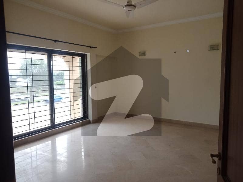 DEFENCE BEAUTIFUL ONE KANAL HOUSE FOR RENT IN DHA LAHOR E