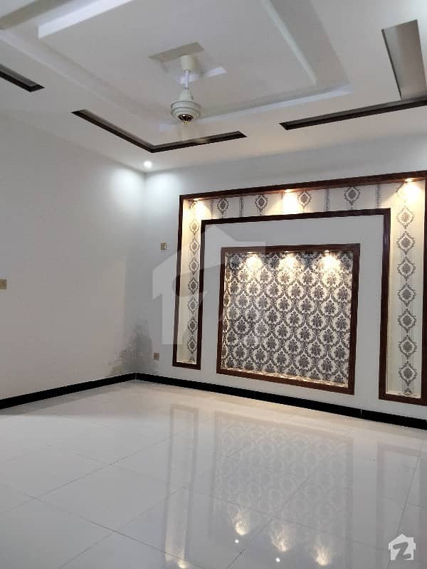 جی ۔ 13 اسلام آباد میں 7 کمروں کا 14 مرلہ مکان 1.8 لاکھ میں کرایہ پر دستیاب ہے۔