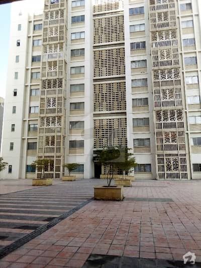 فریرے ٹاؤن کراچی میں 4 کمروں کا 12 مرلہ فلیٹ 6 کروڑ میں برائے فروخت۔