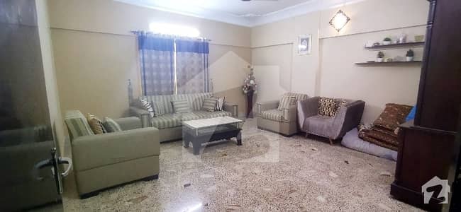 1350 Square Feet Flat In Garden West For Sale