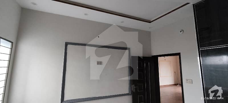 کینال گارڈن لاہور میں 5 کمروں کا 5 مرلہ مکان 1.32 کروڑ میں برائے فروخت۔