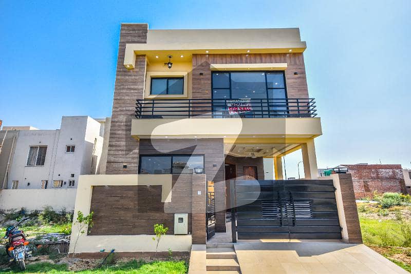 5 Marla Beautiful Bungalow At Prime Location For Rent In Dha 9 Town