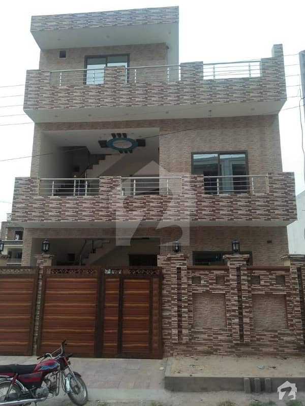 House Of 2550 Square Feet Is Available For Sale
