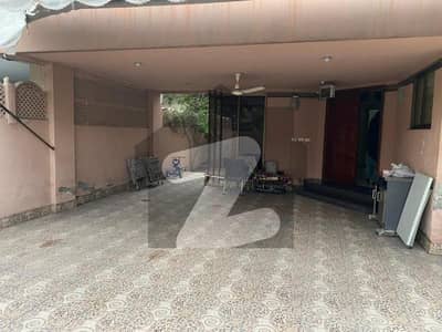 Dha Phase 4 Old Bungalow For Sale