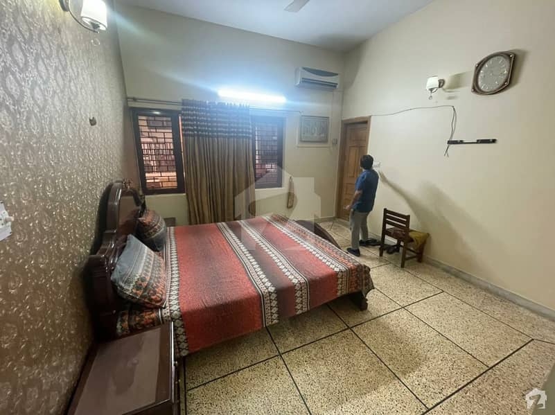 سیٹیلائیٹ ٹاؤن - بلاک اے سیٹیلائیٹ ٹاؤن راولپنڈی میں 6 کمروں کا 13 مرلہ مکان 9.5 کروڑ میں برائے فروخت۔
