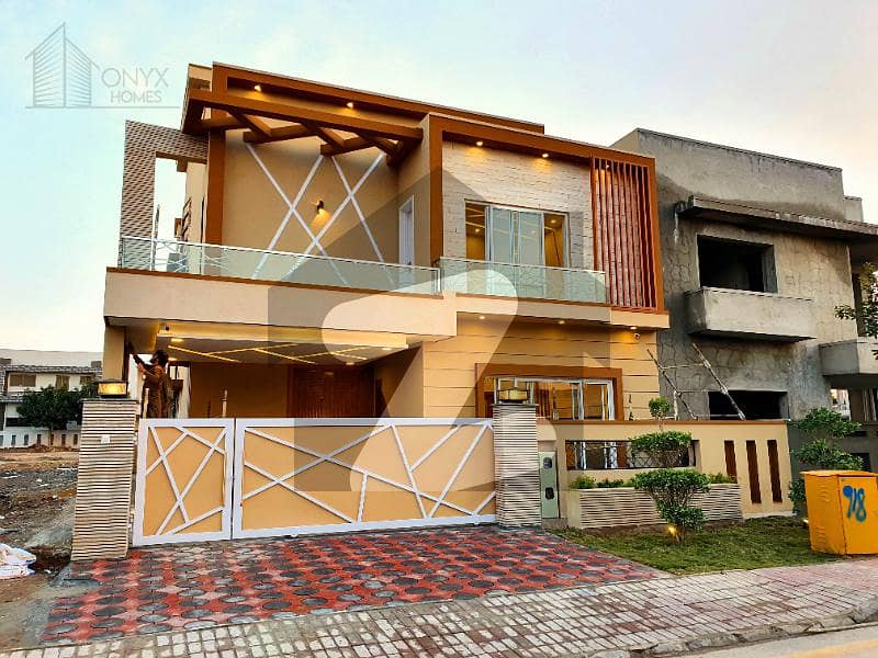 Luxurious 10 Marla Designer House In Bahria Overseas