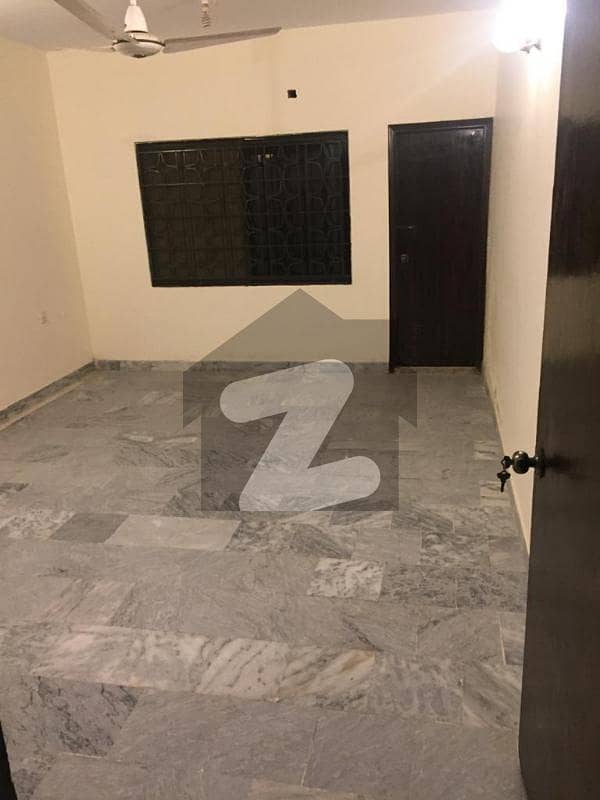 ڈی ایچ اے فیز 2 ایکسٹینشن ڈی ایچ اے ڈیفینس کراچی میں 4 کمروں کا 9 مرلہ فلیٹ 1.7 کروڑ میں برائے فروخت۔