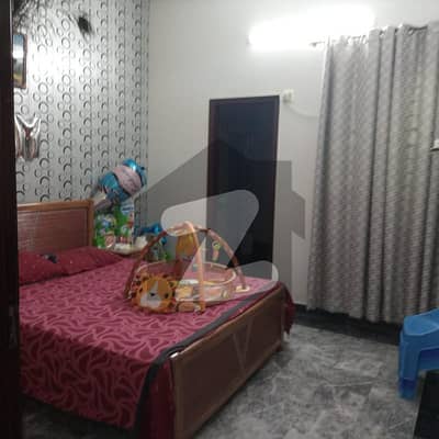 شوکت خانم روڈ لاہور میں 4 کمروں کا 7 مرلہ مکان 2.25 کروڑ میں برائے فروخت۔