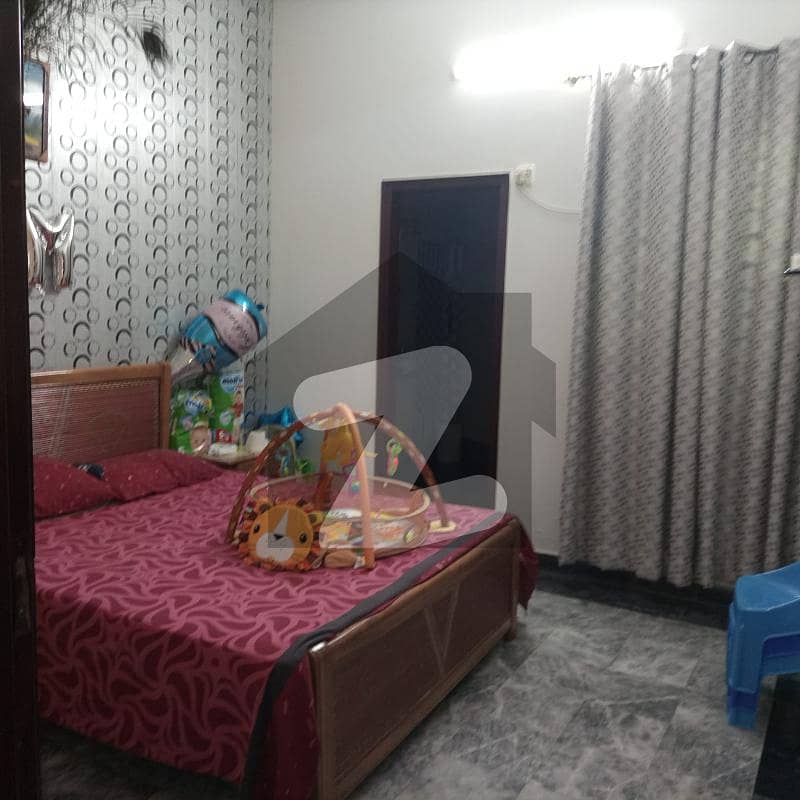 شوکت خانم روڈ لاہور میں 4 کمروں کا 7 مرلہ مکان 2.25 کروڑ میں برائے فروخت۔