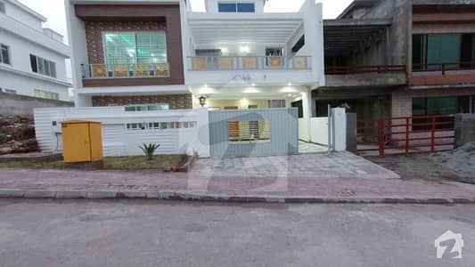 Bahria Enclave Sector C3 10 Marla House Available For Sale