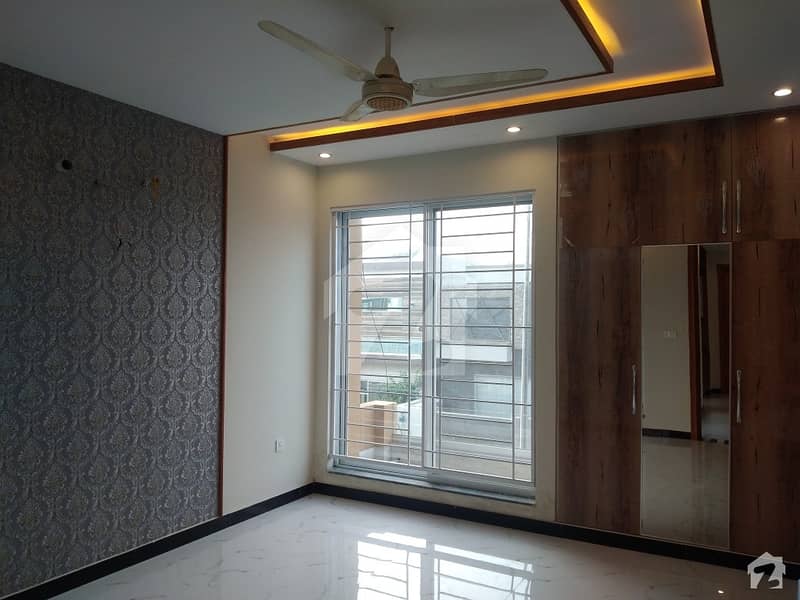 پراگون سٹی - آرچرڈ ١ بلاک پیراگون سٹی لاہور میں 5 کمروں کا 10 مرلہ مکان 3.2 کروڑ میں برائے فروخت۔