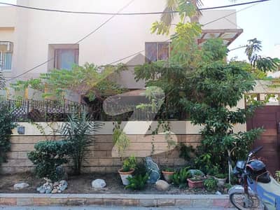 Very Well Maintained 4 Bedrooms Planning 1 3 300 Sq Yard Bungalow For Sale Dha Phase 4