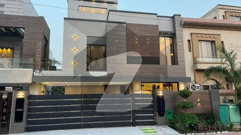 بحریہ ٹاؤن سیکٹر سی بحریہ ٹاؤن لاہور میں 5 کمروں کا 10 مرلہ مکان 3.9 کروڑ میں برائے فروخت۔