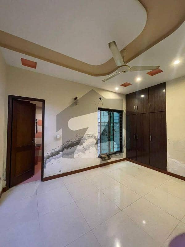 بحریہ ٹاؤن ۔ بلاک بی بی بحریہ ٹاؤن سیکٹرڈی بحریہ ٹاؤن لاہور میں 3 کمروں کا 5 مرلہ مکان 1.45 کروڑ میں برائے فروخت۔