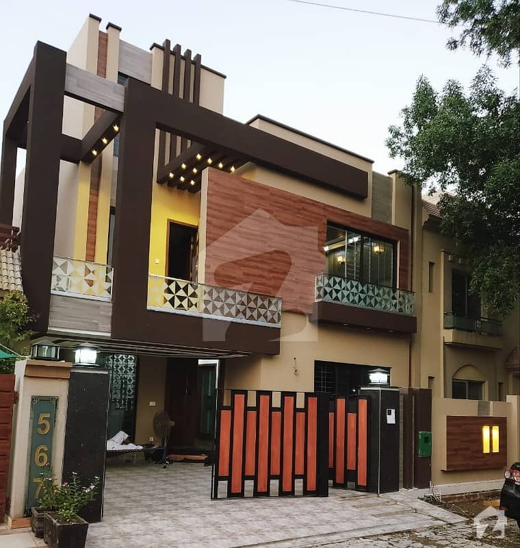 10 Marla House For Sale Jasmine Block Bahira Town Lahore.